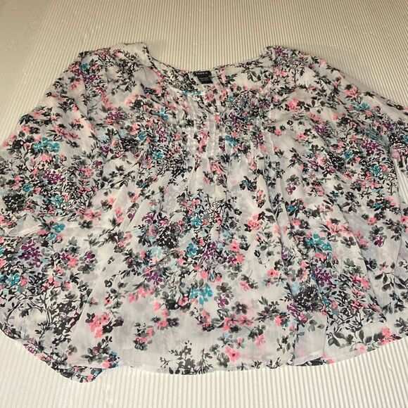 Torrid Floral sheer blouse plus Size 4 - Picture 1 of 5